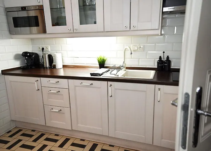 Spacious 95m2 Riverside Zborovska Smichov Apartament Praga