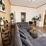 Apartment Spacious 95m2 Riverside Zborovska Smichov *