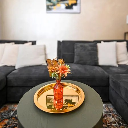 Apartment Spacious 95m2 Riverside Zborovska Smichov