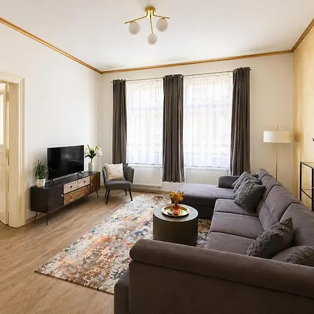Daire Spacious 95m2 Riverside Zborovska Smichov Prag