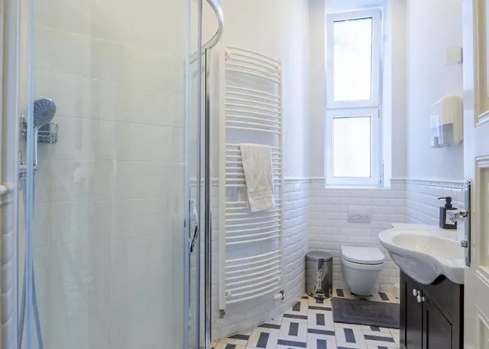 Apartment Spacious 95m2 Riverside Zborovska Smichov *