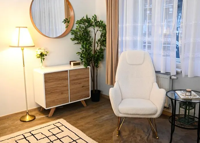 Spacious 95m2 Riverside Zborovska Smichov Apartment Prag