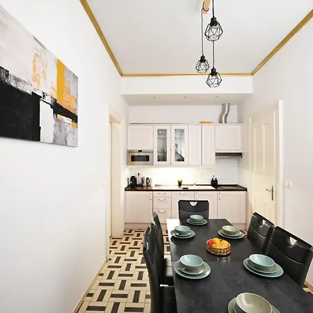 Spacious 95m2 Riverside Zborovska Smichov Διαμέρισμα Πράγα