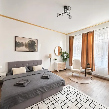 Spacious 95m2 Riverside Zborovska Smichov Διαμέρισμα Πράγα