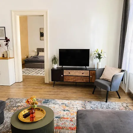 Spacious 95m2 Riverside Zborovska Smichov Διαμέρισμα