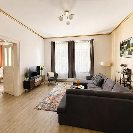 Spacious 95m2 Riverside Zborovska Smichov Διαμέρισμα *